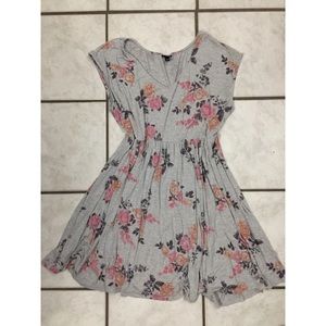 Gray Floral T-shirt Dress - Torrid